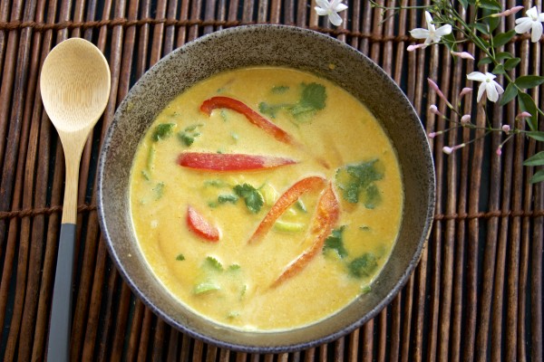 Raw Vegan Coconut Curry Soup