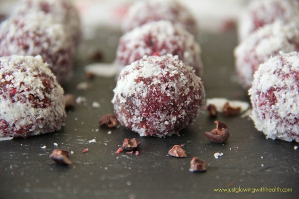 No Bake Red Velvet Cake Bites