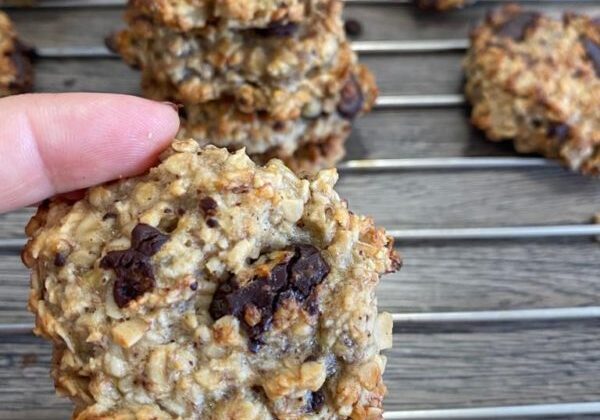 Four Ingredient Chocolate Chip Oatmeal Cookies