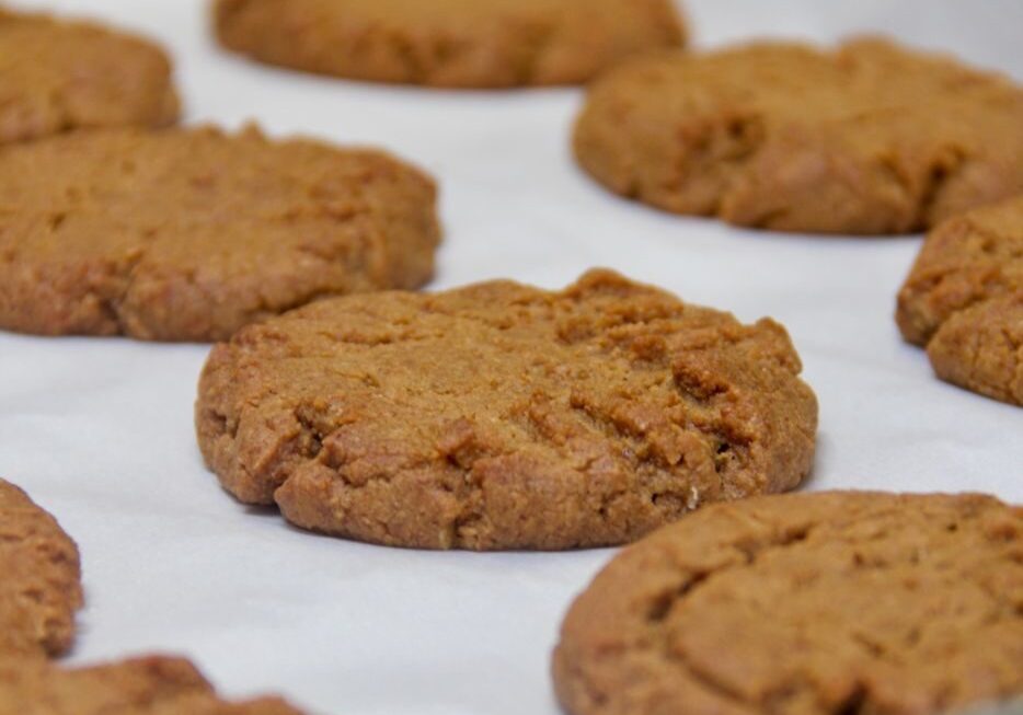 Six-Ingredients Peanut Butter Cookies